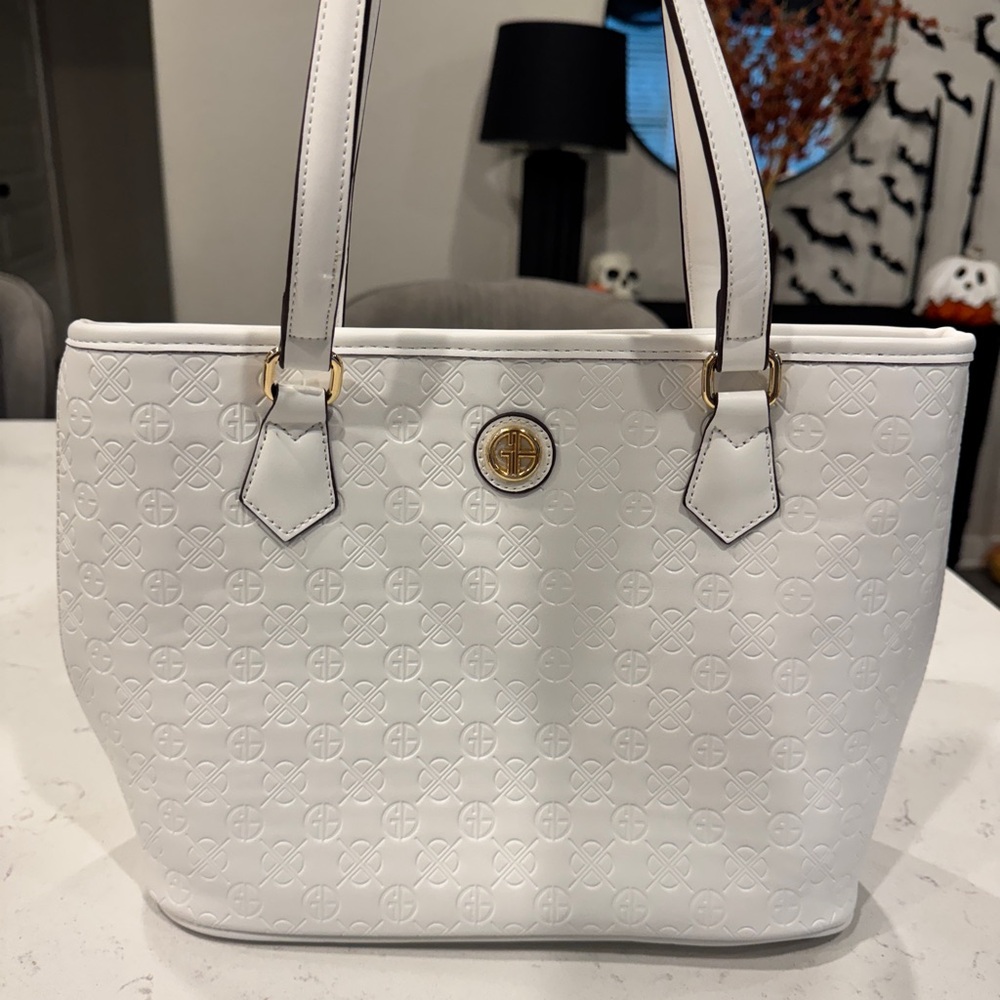 Giani Bernini White Tote with Gold Details